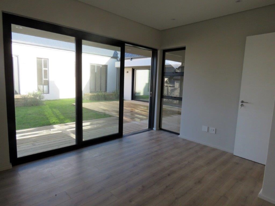 4 Bedroom Property for Sale in Baron View Western Cape